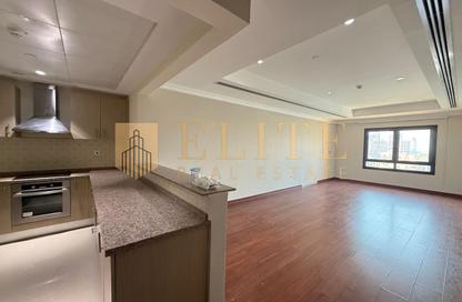 Apartment - Studio - 1 for rent in East Porto Drive - Porto Arabia - The Pearl Island - Doha