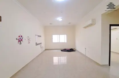 شقة - 2 غرف نوم - 3 حمامات للايجار في 35 بن عمران - فريج بن عمران - الدوحة