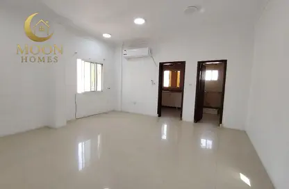 Apartment - Studio - 1 Bathroom for rent in Umm Ghuwailina 4 - Umm Ghuwailina - Doha
