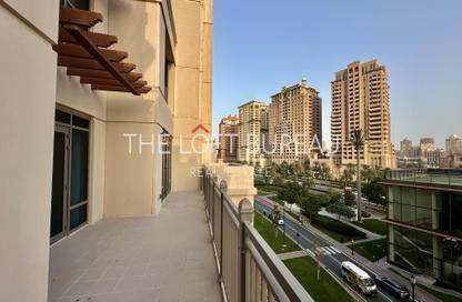 Apartment - 2 Bedrooms - 3 Bathrooms for rent in Abraj Bay - Abraj Quartiers - The Pearl Island - Doha