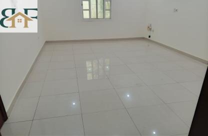 Apartment - 3 Bedrooms - 2 Bathrooms for rent in Bin Omran - Fereej Bin Omran - Doha