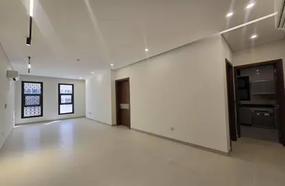 شقة - 2 غرف نوم - 2 حمامات للايجار في شارع الوعب - الوعب - الدوحة