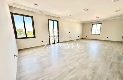 Apartment - 2 Bedrooms - 2 Bathrooms for rent in Bin Omran 35 - Fereej Bin Omran - Doha