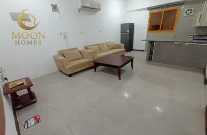 Apartment - 1 Bedroom - 1 Bathroom for rent in Umm Ghwailina Comm - Umm Ghuwalina - Umm Ghuwailina - Doha Apartment - 1 Bedroom - 1 Bathroom for rent in Umm Ghwailina Comm - Umm Ghuwalina - Umm Ghuwailina - Doha