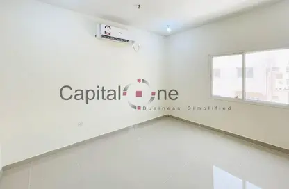 Apartment - 2 Bedrooms - 1 Bathroom for rent in Wholesale Market Street - Abu Hamour - Doha