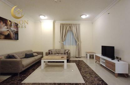 Apartment - 1 Bedroom - 2 Bathrooms for rent in Salaja Street - Doha Al Jadeed - Doha