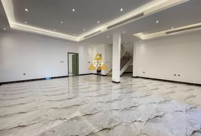 63863844 - Property Image 2
