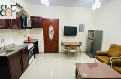 Apartment - 2 Bedrooms - 1 Bathroom for rent in Muntazah 7 - Al Muntazah - Doha