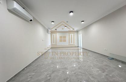 Apartment - 2 Bedrooms - 3 Bathrooms for rent in Musheireb Apartments - Musheireb - Doha