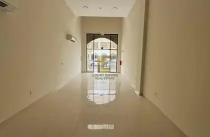 محل تجاري - استوديو - 1 حمام للايجار في سوق الغرافة - الغرافة - الدوحة