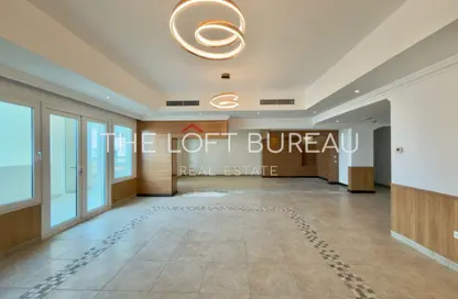 Apartment - 3 Bedrooms - 4 Bathrooms for rent in West Porto Drive - Porto Arabia - The Pearl Island - Doha