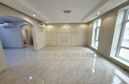 مجمع سكني - 4 غرف نوم - 5 حمامات للايجار في برج أسباير - الوعب - الوعب - الدوحة