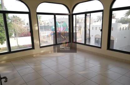 مجمع سكني - 5 غرف نوم - 5 حمامات للايجار في شارع المطار القديم - طريق المطار القديم - الدوحة مجمع سكني - 5 غرف نوم - 5 حمامات للايجار في شارع المطار القديم - طريق المطار القديم - الدوحة