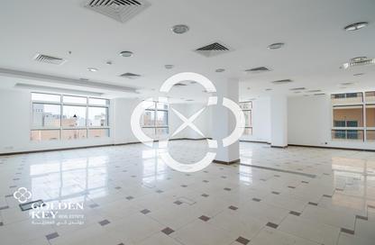 Office Space - Studio - 2 Bathrooms for rent in Umm Ghuwailina 4 - Umm Ghuwailina - Doha Office Space - Studio - 2 Bathrooms for rent in Umm Ghuwailina 4 - Umm Ghuwailina - Doha