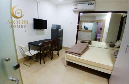 Apartment - Studio - 1 Bathroom for rent in Umm Ghwailina Comm - Umm Ghuwalina - Umm Ghuwailina - Doha