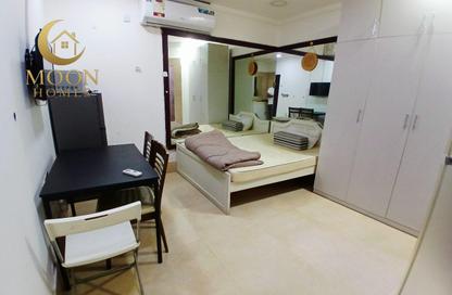 Apartment - Studio - 1 Bathroom for rent in Umm Ghwailina Comm - Umm Ghuwalina - Umm Ghuwailina - Doha Apartment - Studio - 1 Bathroom for rent in Umm Ghwailina Comm - Umm Ghuwalina - Umm Ghuwailina - Doha