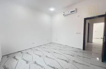 شقة - 2 غرف نوم - 2 حمامات للايجار في مدينة خليفة جنوب - مدينة خليفة - الدوحة