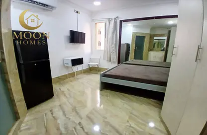 Apartment - Studio - 1 Bathroom for rent in Umm Ghuwalina - Umm Ghuwailina - Doha