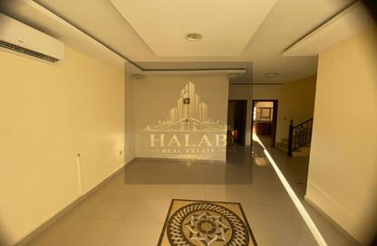 Villa - 6 Bedrooms - 5 Bathrooms for rent in Izghawa - Izghawa - Doha