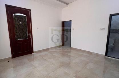 Apartment - Studio - 1 Bathroom for rent in Wadi Al Shaheeniya Street - Ain Khaled - Doha