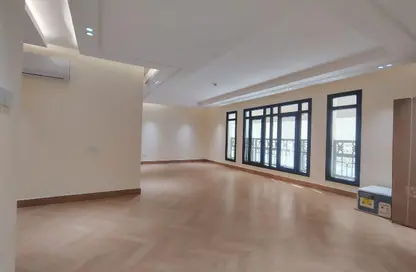 شقة - 2 غرف نوم - 2 حمامات للايجار في شارع النصر - النصر - الدوحة