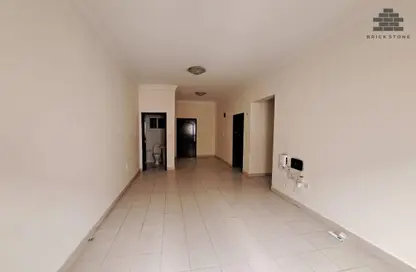 شقة - 2 غرف نوم - 2 حمامات للايجار في شارع الجزيره - فريج بن محمود الشمالي - فريج بن محمود - الدوحة