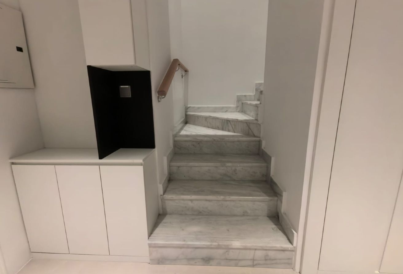 duplex premium apartment 2 bedroom thumbnail 7