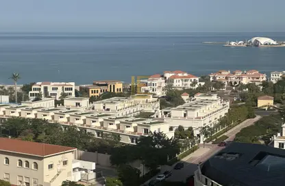 Apartment - 3 Bedrooms - 6 Bathrooms for sale in Viva West - Viva Bahriyah - The Pearl Island - Doha