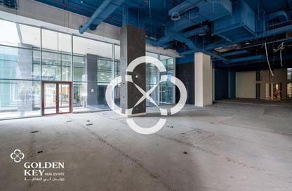 Show Room - Studio for rent in Marina Residences 195 - Marina District - Lusail