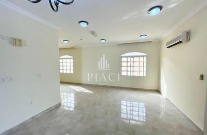 Villa - 4 Bedrooms - 4 Bathrooms for rent in Umm Salal Ali - Umm Salal Ali - Doha