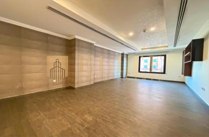 Apartment - 1 Bedroom - 2 Bathrooms for rent in East Porto Drive - Porto Arabia - The Pearl Island - Doha
