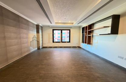 Apartment - 1 Bedroom - 2 Bathrooms for rent in East Porto Drive - Porto Arabia - The Pearl Island - Doha