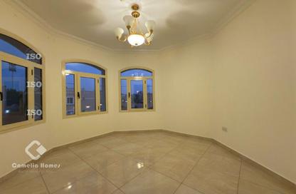 مجمع سكني - 4 - 5 للايجار في شارع  بو هامو - أبو هامور - الدوحة