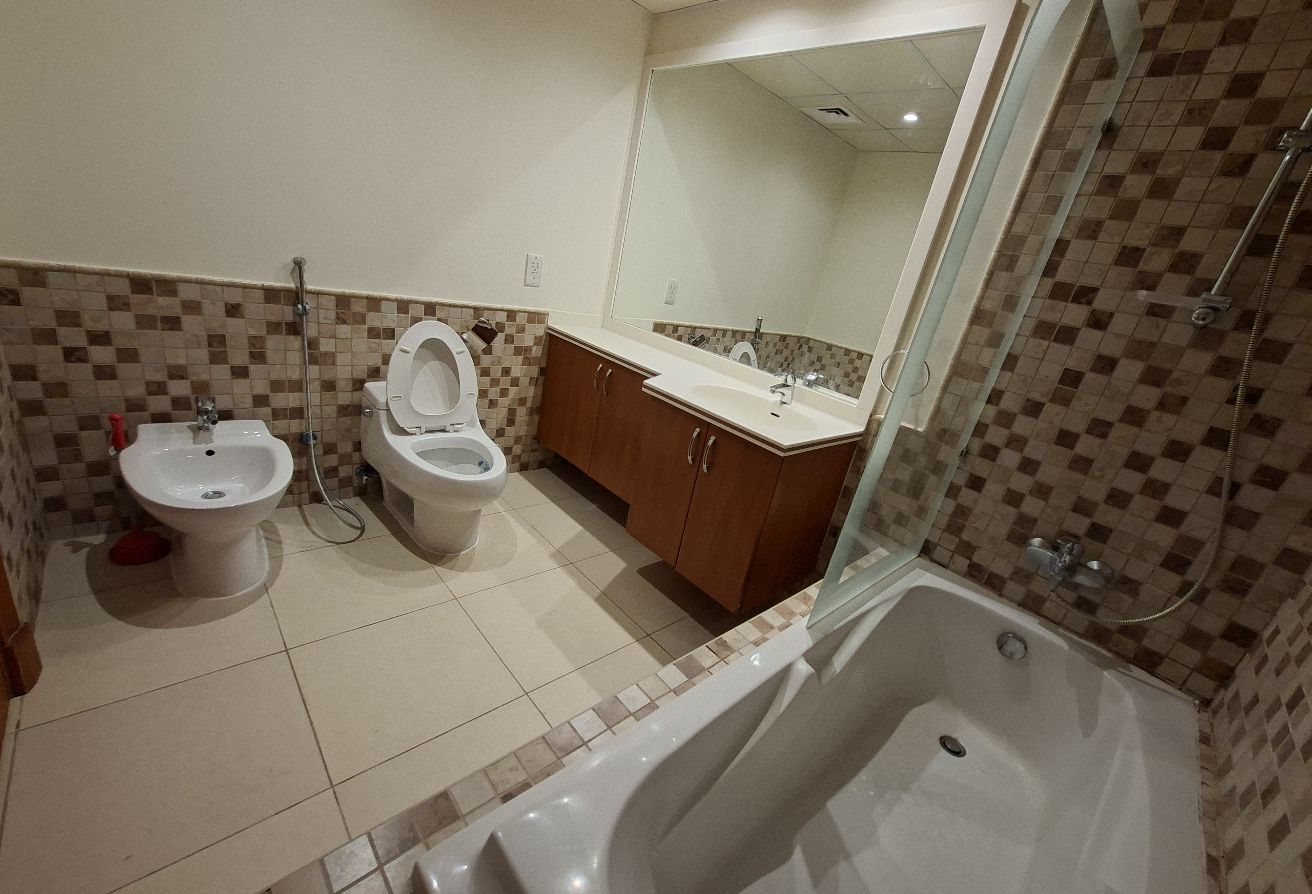 furnished 1bhk apartment in Porto Arabia Full Sea thumbnail 14