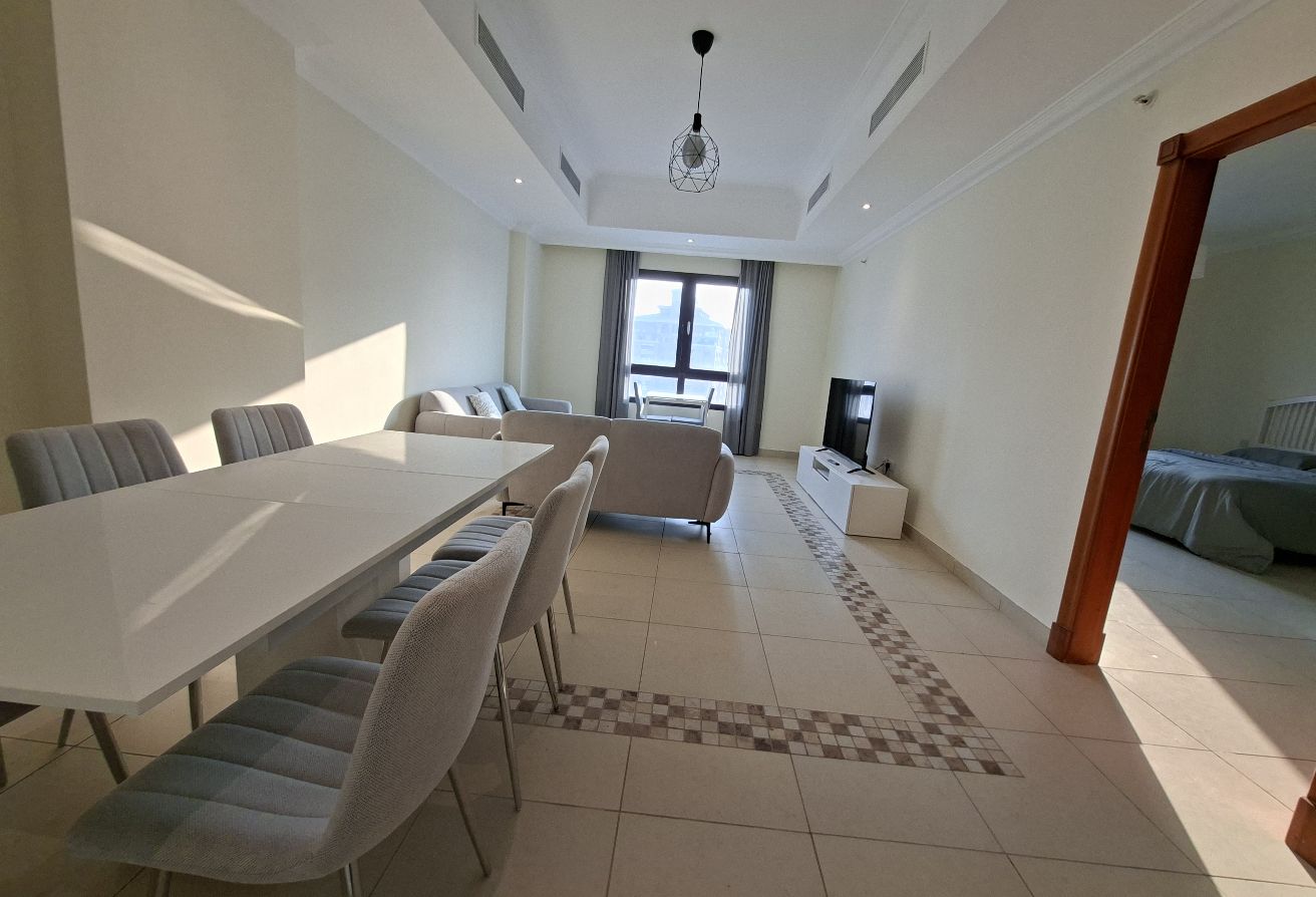 furnished 1bhk apartment in Porto Arabia Full Sea thumbnail 3