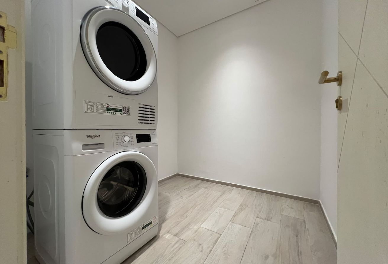 FURNISHED THREE BHK|INCLUDING BILLS|WITH BALCONY thumbnail 8