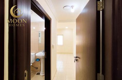 Apartment - 1 Bedroom - 1 Bathroom for rent in Umm Ghuwailina 4 - Umm Ghuwailina - Doha Apartment - 1 Bedroom - 1 Bathroom for rent in Umm Ghuwailina 4 - Umm Ghuwailina - Doha