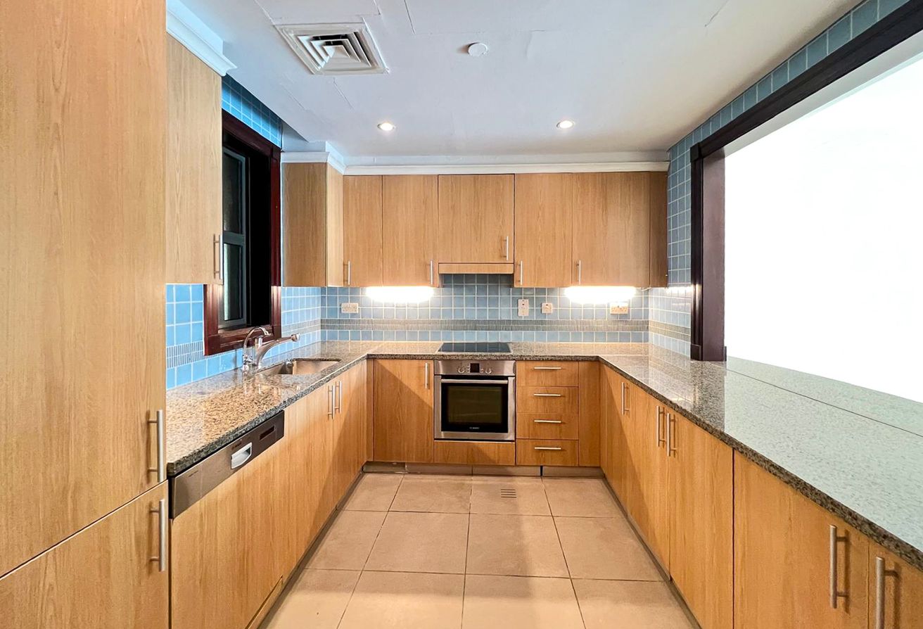 SF - 2BR with Balcony | Townhouse | Marina View