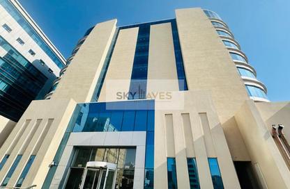 Office Space - 3 Bedrooms - 3 Bathrooms for rent in Al Morouj Inn Hotel - Corniche Road - Corniche Road - Doha