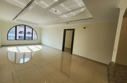 Apartment - 1 Bedroom - 2 Bathrooms for rent in East Porto Drive - Porto Arabia - The Pearl Island - Doha