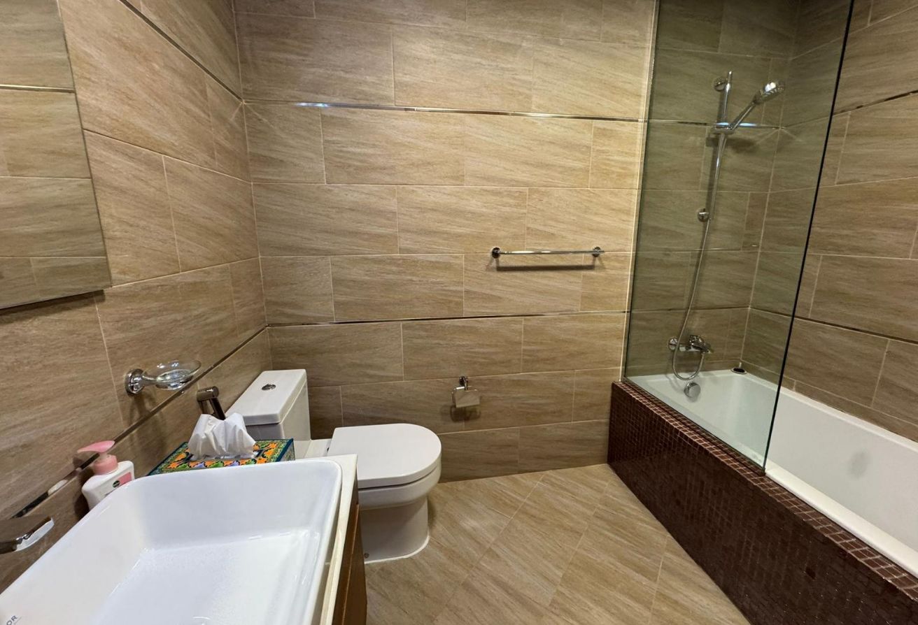 Luxury Furnished 2-Bedroom Apartment with Lusail thumbnail 9