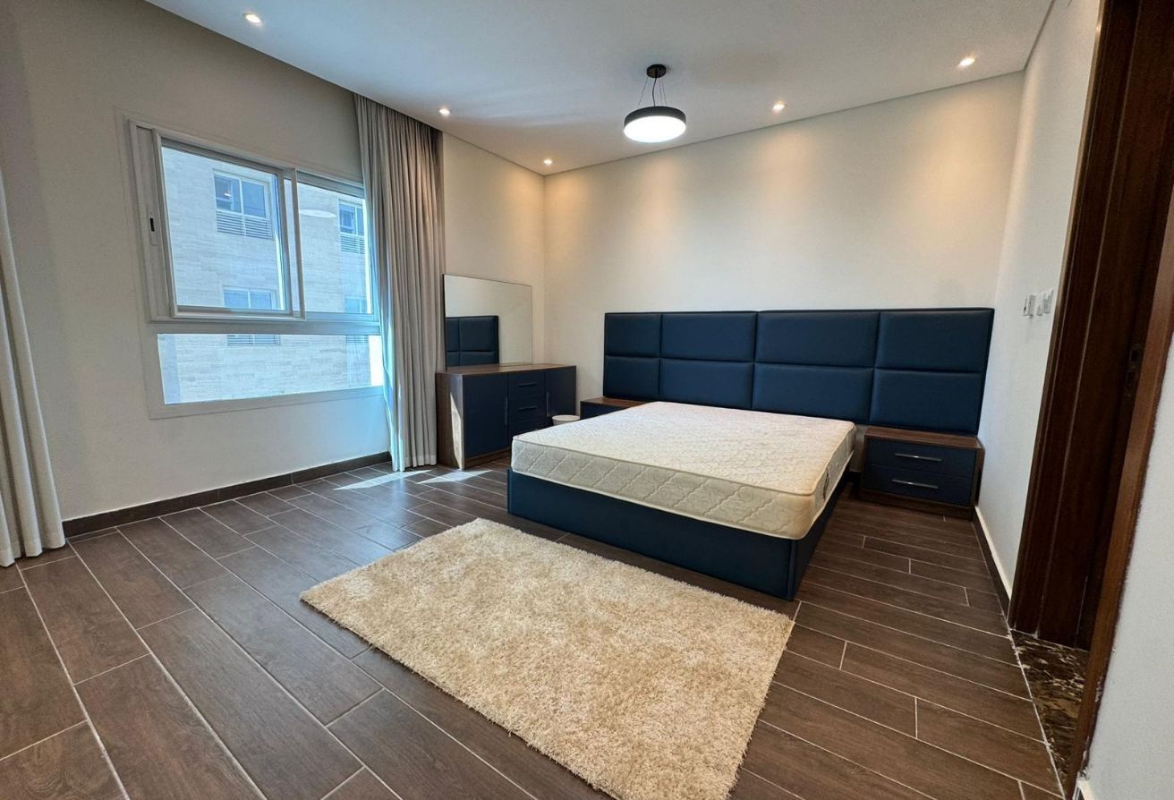 Luxury Furnished 2-Bedroom Apartment with Lusail thumbnail 2
