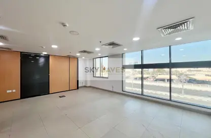 مساحات مكتبية - 5 غرف نوم - 2 حمامات للايجار في شارع السد - السد - الدوحة