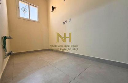 Villa - 7+ Bedrooms - 2 Bathrooms for rent in Umm Salal Mahammad - Umm Salal City - Doha