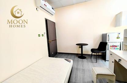 Apartment - Studio - 1 Bathroom for rent in Umm Ghwailina Comm - Umm Ghuwalina - Umm Ghuwailina - Doha