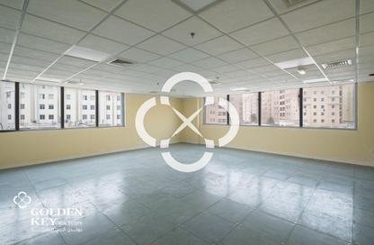 Office Space - Studio - 1 Bathroom for rent in Hiteen Street - Al Muntazah - Doha