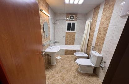 Apartment - 2 Bedrooms - 3 Bathrooms for rent in New Doha - Doha