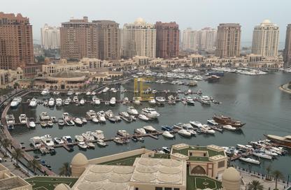 شقة - 2 غرف نوم - 3 حمامات للبيع في طريق بورتو الغربي - بورتو أرابيا - جزيرة اللؤلؤة - الدوحة