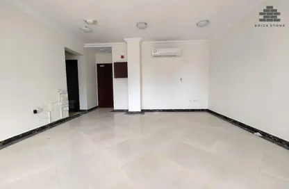 Apartment - 2 Bedrooms - 2 Bathrooms for rent in Muntazah 10 - Al Muntazah - Doha
