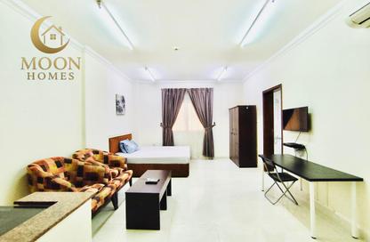 Apartment - Studio - 1 for rent in Umm Ghuwailina 4 - Umm Ghuwailina - Doha